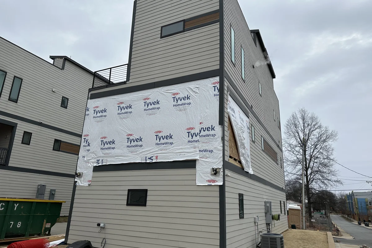 Completed 4-season enclosure exterior view in Whitehaven, Charlotte NC